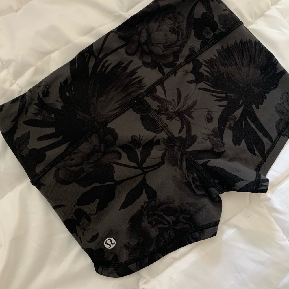 Lululemon boogie short